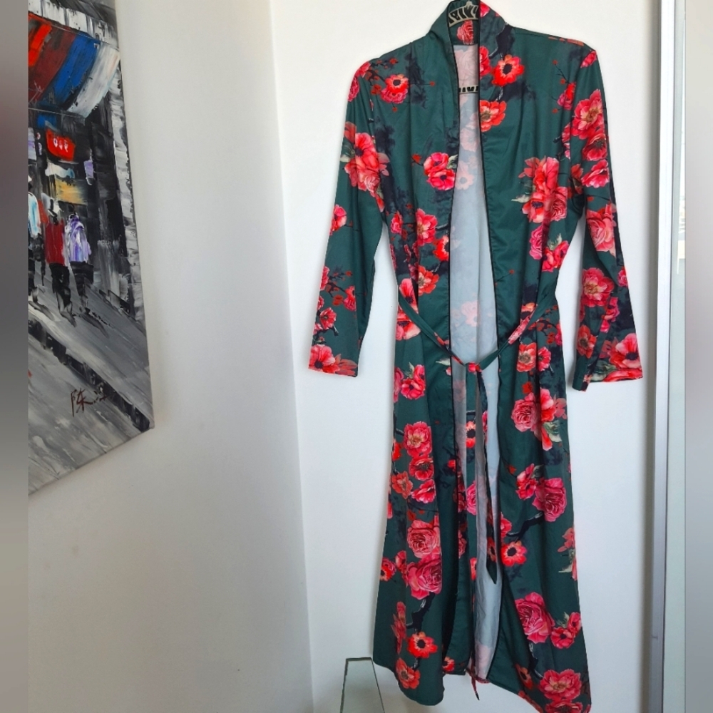 Floral Kimono Inspired Robe - Picture 4 of 5